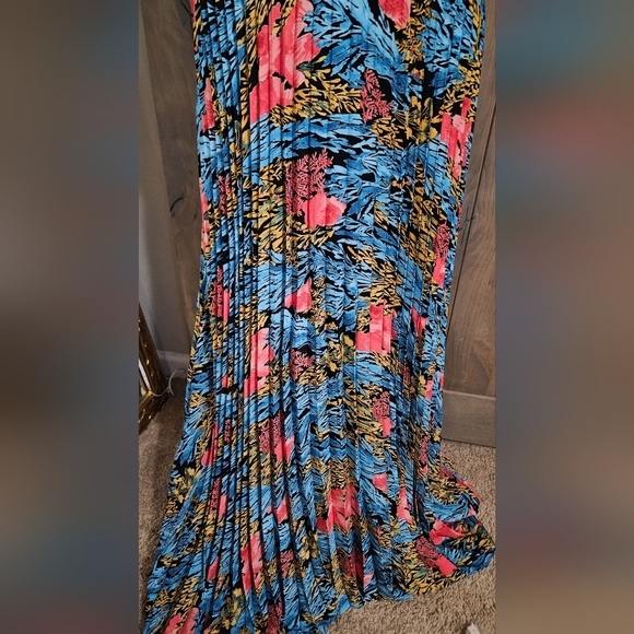FOREVER UNIQUE Brighter Than the Sun Maxi Dress In Blue Floral. Size 10 NWT - Picture 12 of 16